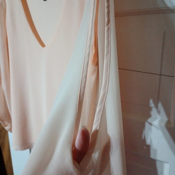 Lulu's women's blouse size large - Picture 2 of 4